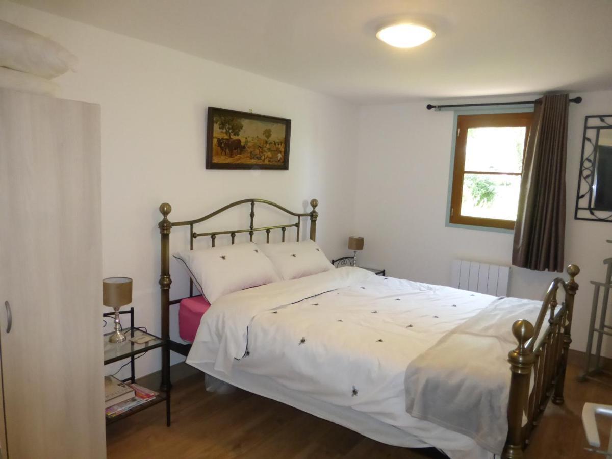 Chez Kate Bed & Breakfast Charroux  Екстериор снимка